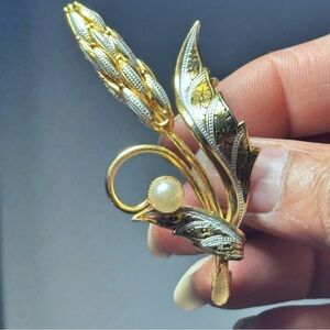 Gold and Silver Leaf Brooch with Pearl Wheat Faith 1375 R